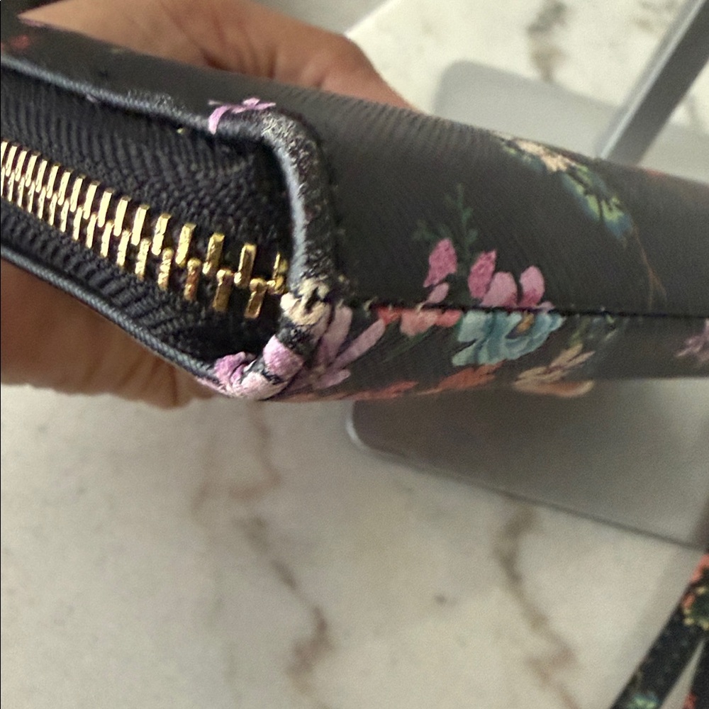 Steve Madden Black Floral Wristlet - Picture 7 of 11
